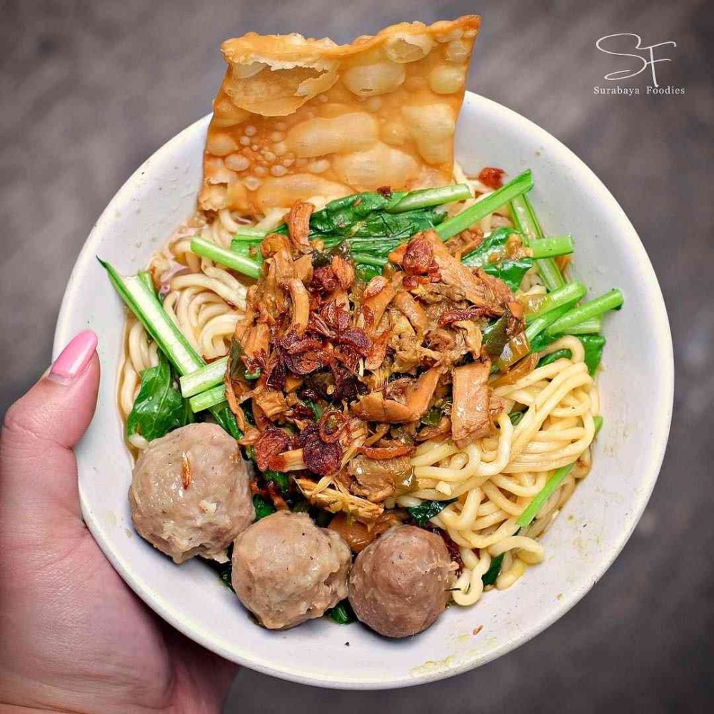 Mie Ayam & Bakso Mba Yati: Kenikmatan yang Menghangatkan Jiwa di Cilacap